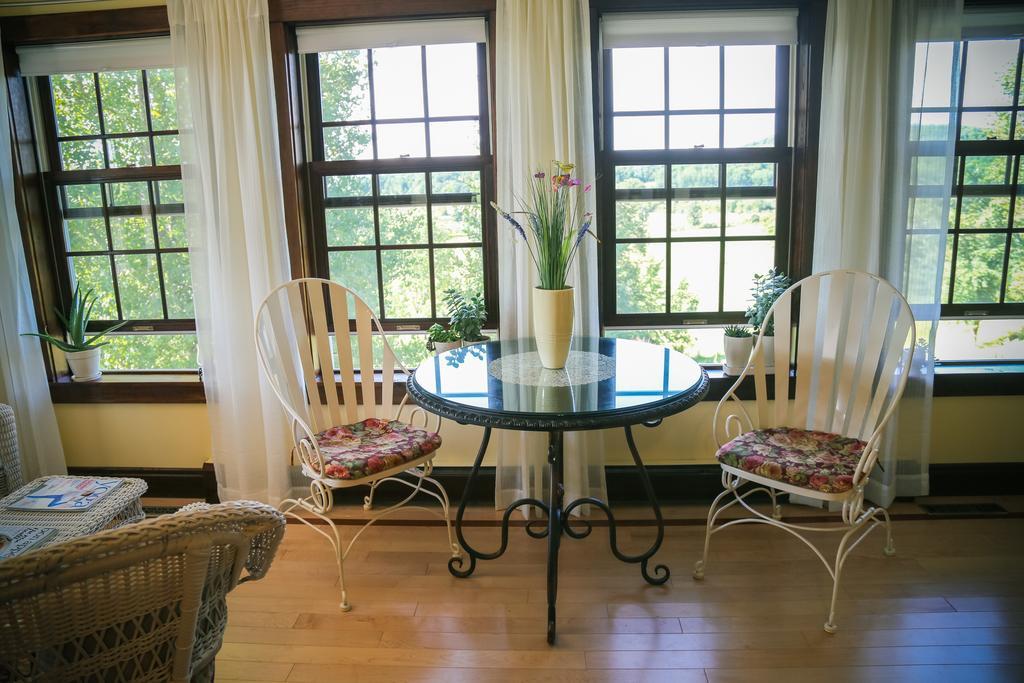 The Meier Inn, A Country Bed & Breakfast Boyceville 外观 照片