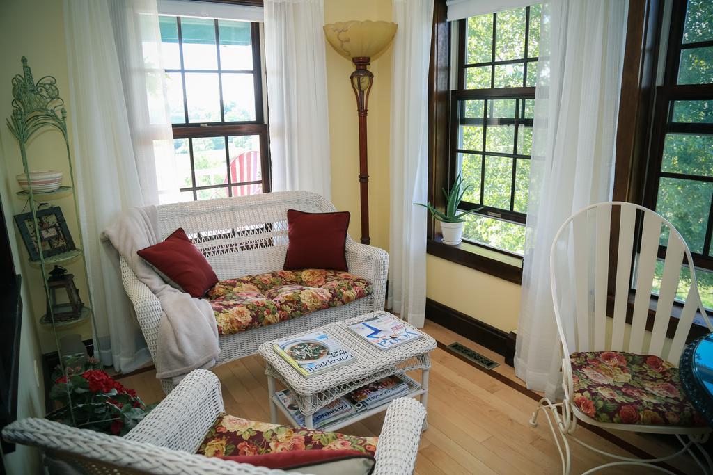 The Meier Inn, A Country Bed & Breakfast Boyceville 外观 照片