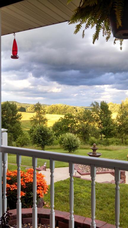 The Meier Inn, A Country Bed & Breakfast Boyceville 外观 照片